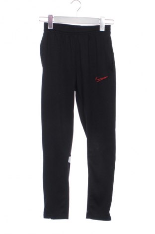Dětské tepláky Nike, Velikost 10-11y/ 146-152 cm, Barva Černá, Cena  495,00 Kč