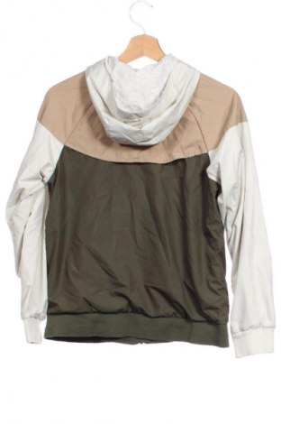 Gyerek dzseki Nike, Méret 10-11y / 146-152 cm, Szín Sokszínű, Ár 10 569 Ft