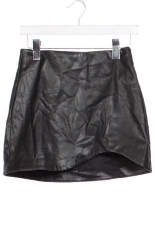 Bőrszoknya Stradivarius, Méret S, Szín Fekete, Ár 6 612 Ft