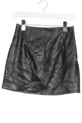 Bőrszoknya Stradivarius, Méret S, Szín Fekete, Ár 6 612 Ft