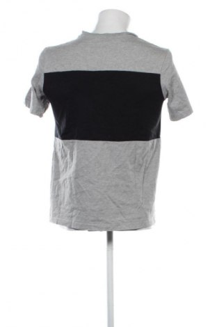 Tricou de bărbați Nike, Mărime M, Culoare Gri, Preț 81,99 Lei