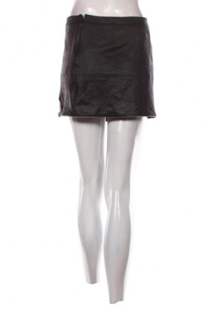 Szoknya Bershka, Méret M, Szín Fekete, Ár 4 042 Ft