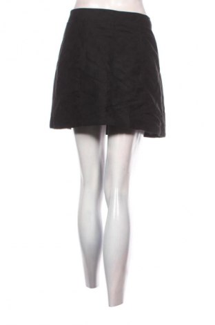 Пола H&M Divided, Размер S, Цвят Черен, Цена 5,11 €