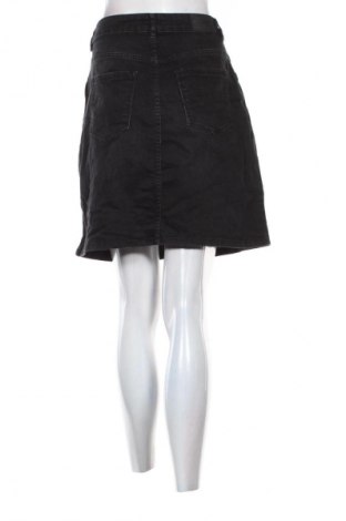 Rock Superdry, Größe M, Farbe Schwarz, Preis 13,99 €