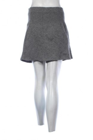 Пола Zara, Размер M, Цвят Сив, Цена 6,13 €
