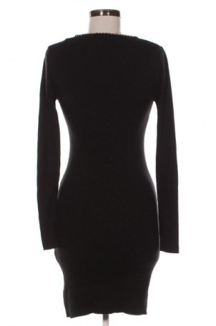 Ruha Amisu, Méret M, Szín Fekete, Ár 3 189 Ft