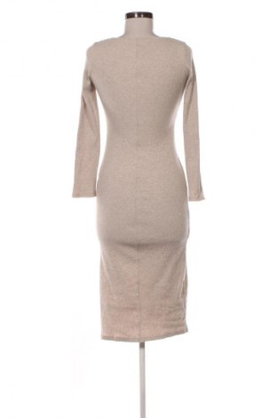 Rochie Bershka, Mărime L, Culoare Bej, Preț 104,00 Lei