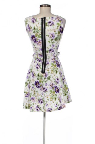 Kleid Boohoo, Größe S, Farbe Mehrfarbig, Preis € 19,97