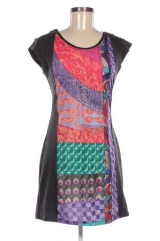 Рокля Desigual, Размер M, Цвят Многоцветен, Цена 28,12 €
