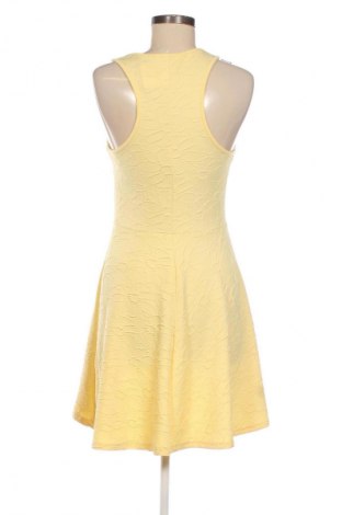 Šaty  Fb Sister, Velikost M, Barva Žlutá, Cena  289,00 Kč