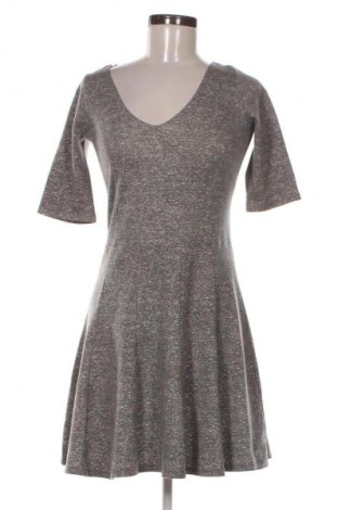 Kleid Hollister, Größe M, Farbe Mehrfarbig, Preis 24,45 €
