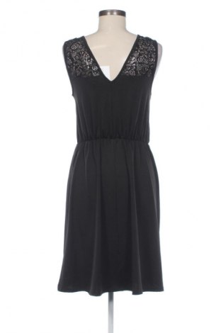 Ruha Laura Torelli, Méret M, Szín Fekete, Ár 8 264 Ft