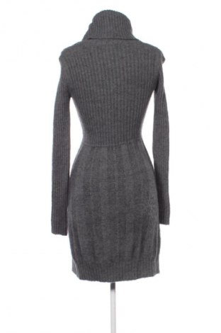 Рокля Louise Orop, Размер S, Цвят Сив, Цена 20,00 €