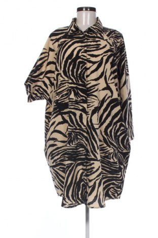 Рокля Monki, Размер M, Цвят Многоцветен, Цена 10,22 €