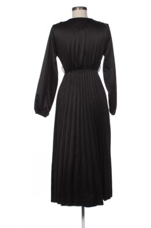 Kleid NEW COLLECTION, Größe M, Farbe Schwarz, Preis 24,55 €