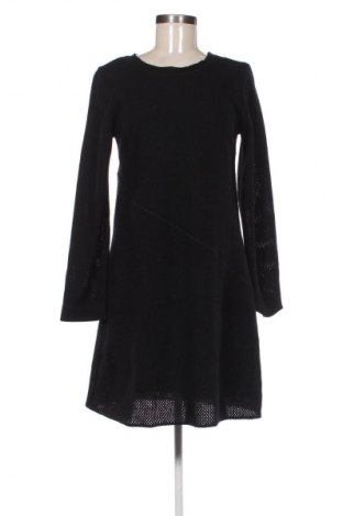 Šaty  Pinko, Velikost M, Barva Černá, Cena  2 969,00 Kč