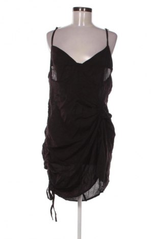 Рокля Pretty Little Thing, Размер XL, Цвят Черен, Цена 20,00 €