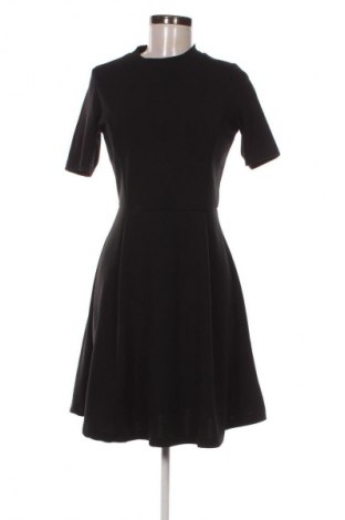 Kleid Reserved, Größe M, Farbe Schwarz, Preis 19,97 €