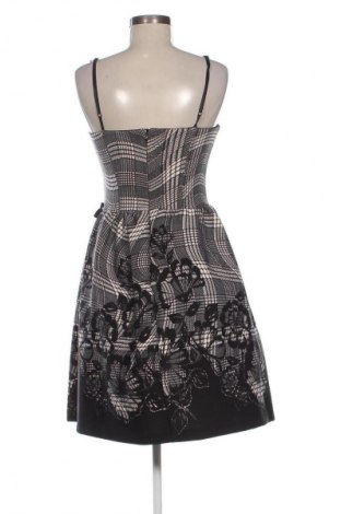 Rochie Rinascimento, Mărime M, Culoare Multicolor, Preț 500,47 Lei