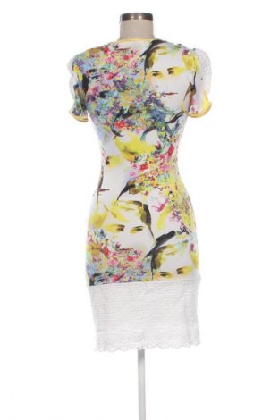 Sukienka Sassofono, Rozmiar M, Kolor Kolorowy, Cena 133,96 zł