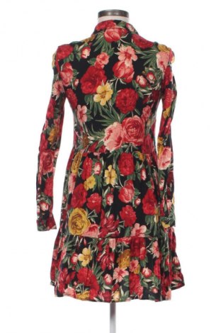 Рокля Stradivarius, Размер S, Цвят Многоцветен, Цена 24,56 €