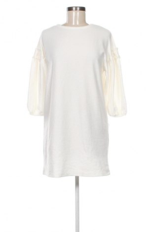 Рокля Stradivarius, Размер S, Цвят Бял, Цена 12,27 €