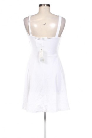 Kleid Terranova, Größe M, Farbe Weiß, Preis 32,00 €