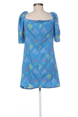 Kleid Trendyol, Größe M, Farbe Mehrfarbig, Preis € 25,00