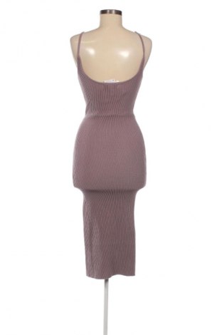 Kleid Unbranded, Größe S, Farbe Aschrosa, Preis 37,40 €