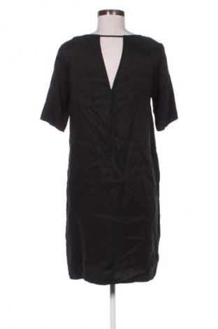 Šaty  VILA, Velikost S, Barva Černá, Cena  397,00 Kč