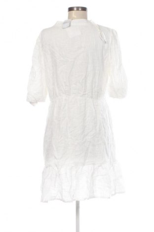 Kleid Zeeman, Größe M, Farbe Ecru, Preis 17,99 €