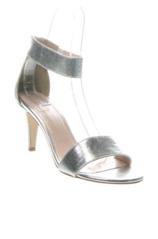 Сандали Pier One, Размер 38, Цвят Сребрист, Цена 17,89 €