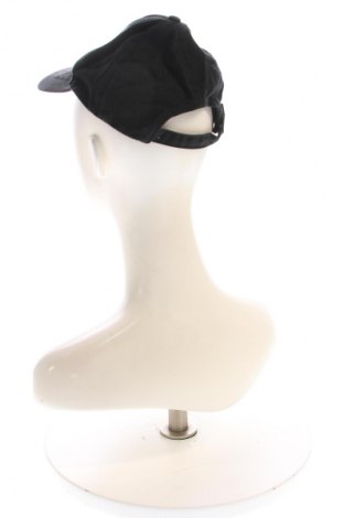 Căciulă Calvin Klein, Culoare Negru, Preț 96,99 Lei