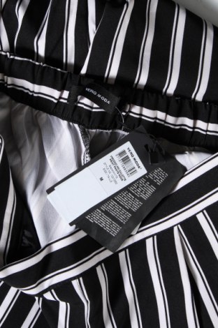 Дамски панталон Vero Moda, Размер M, Цвят Черен, 96% полиестер, 4% еластан, Цена 27,60 лв.