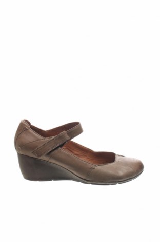 Дамски обувки Clarks, Размер 40, Цвят Бежов, Цена 35,70 лв.