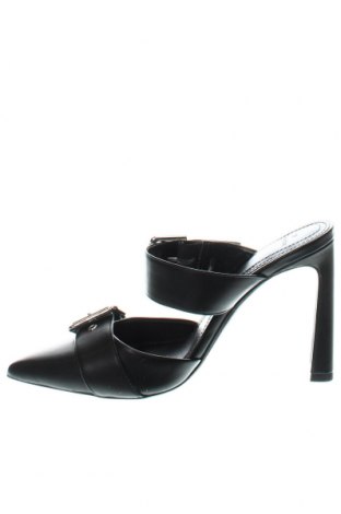 Papuci Bershka, Mărime 39, Culoare Negru, Preț 128,29 Lei