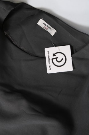 Damen Shirt, Größe M, Farbe Grün, Preis 2,51 €