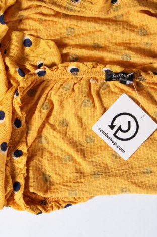Дамска блуза Bershka, Размер M, Цвят Жълт, Цена 5,13 лв.