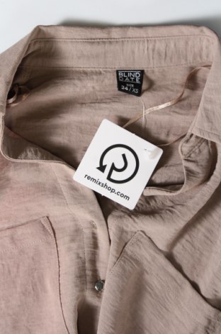 Γυναικεία μπλούζα Blind Date, Μέγεθος XS, Χρώμα  Μπέζ, Τιμή 3,41 €