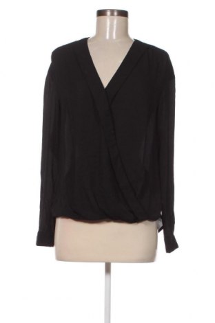 Γυναικεία μπλούζα Gina Tricot, Μέγεθος S, Χρώμα Μαύρο, Τιμή 2,97 €
