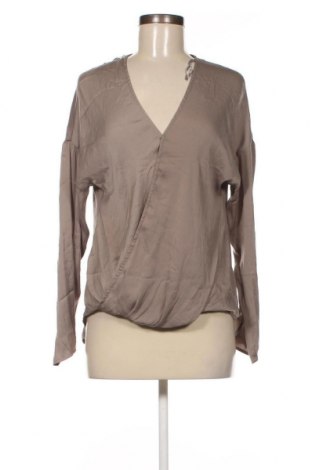 Damen Shirt Gina Tricot, Größe M, Farbe Beige, Preis € 2,30