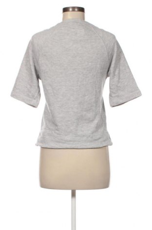 Damen Shirt Gina Tricot, Größe S, Farbe Grau, Preis 4,49 €
