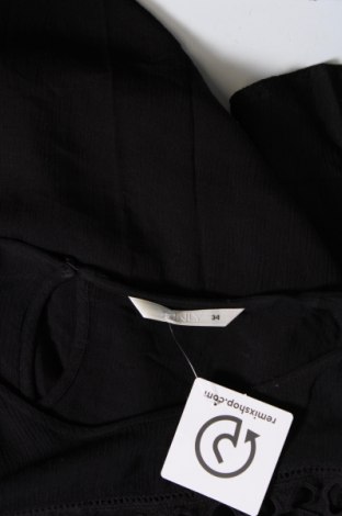 Дамска блуза ONLY, Размер XS, Цвят Черен, Цена 3,75 лв.