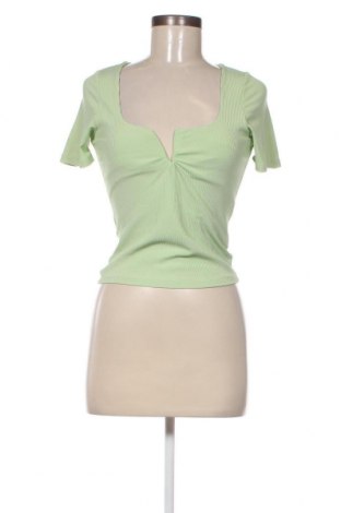 Дамска блуза Pull&Bear, Размер M, Цвят Зелен, Цена 7,53 лв.