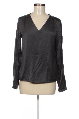 Damen Shirt VILA, Größe XS, Farbe Grau, Preis 2,71 €