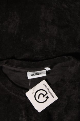Γυναικεία μπλούζα Weekday, Μέγεθος S, Χρώμα Μαύρο, Τιμή 2,13 €