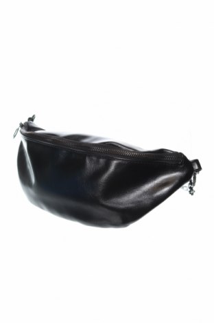 Дамска чанта Bershka, Цвят Черен, Цена 12,35 лв.