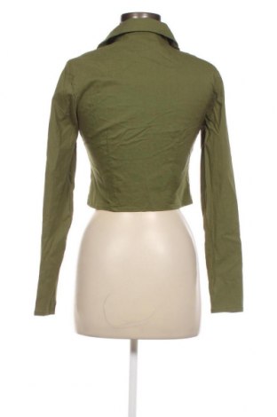 Дамска риза Bershka, Размер M, Цвят Зелен, Цена 25,00 лв.