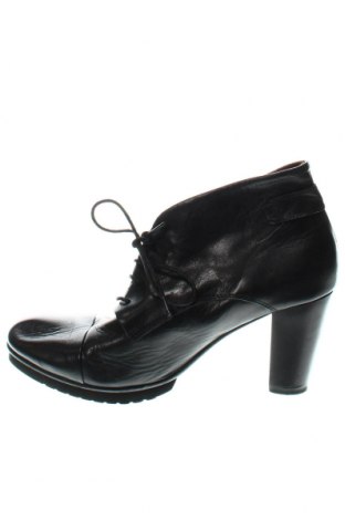 Dámské boty  Virus, Velikost 40, Barva Černá, Cena  210,00 Kč