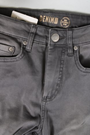 Damen Jeans, Größe XS, Farbe Grau, Preis 3,83 €